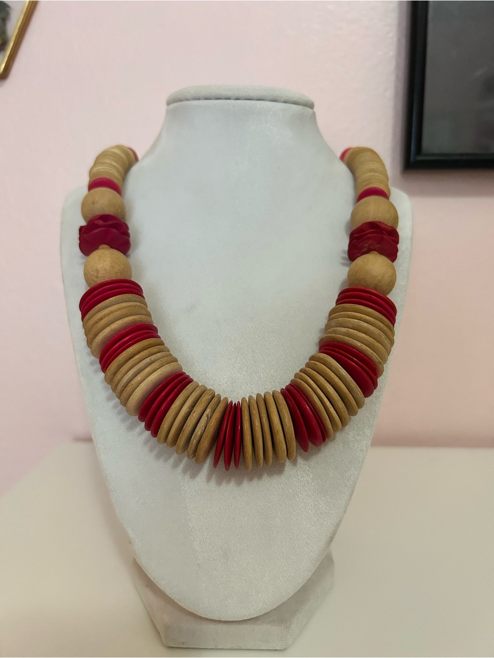 Vintage 1980’s wooden beaded resort necklace